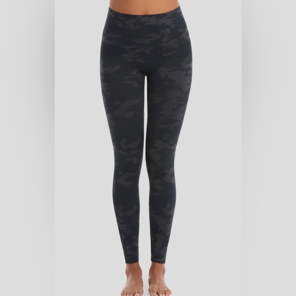 Spanx EcoCare Seamless Leggings black camo new with tag medium look at me